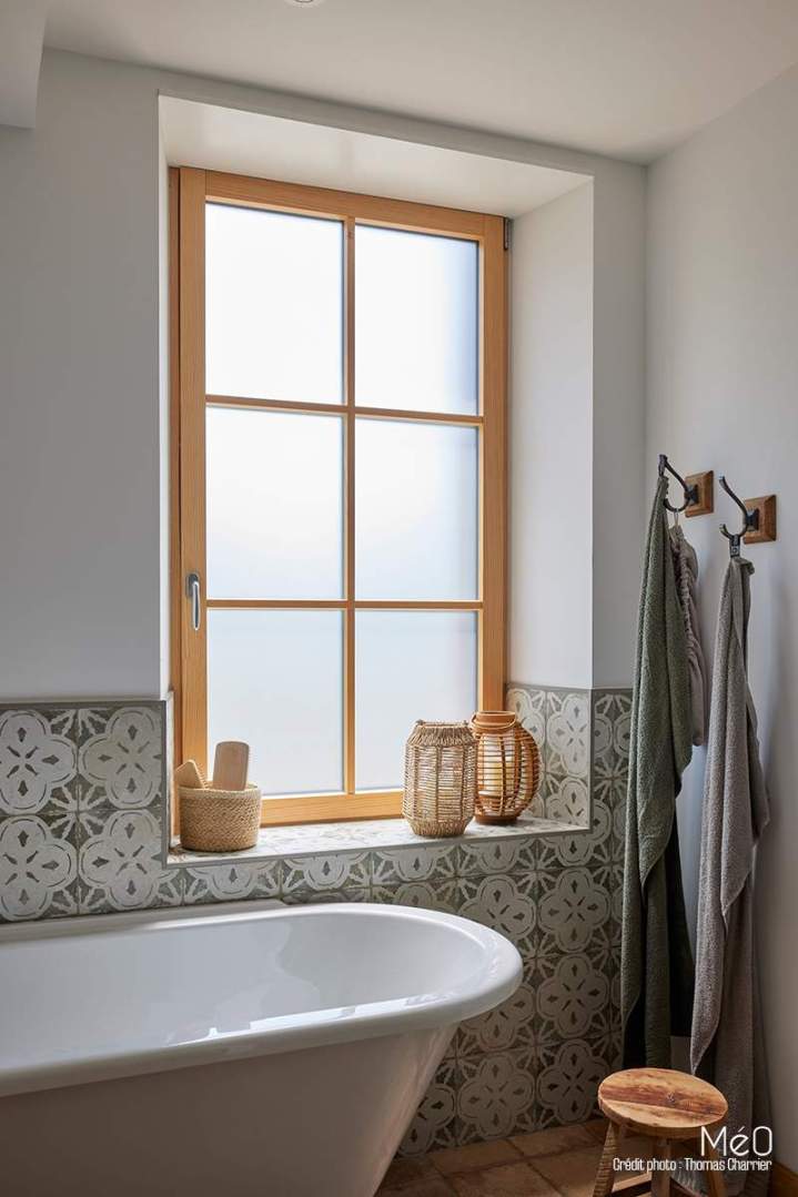 Pose de fenêtres sur mesure en bois, PVC, aluminium et hybride par des professionnels